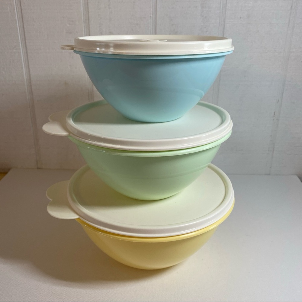 Tupperware Blue, Green, and Yellow Food Storage Bowl Set with lids